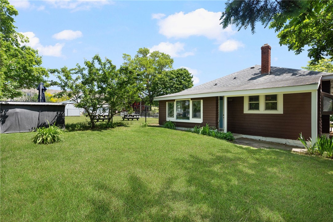 17 Spring Avenue Barrington, RI 02806 - Photo 34 of 38