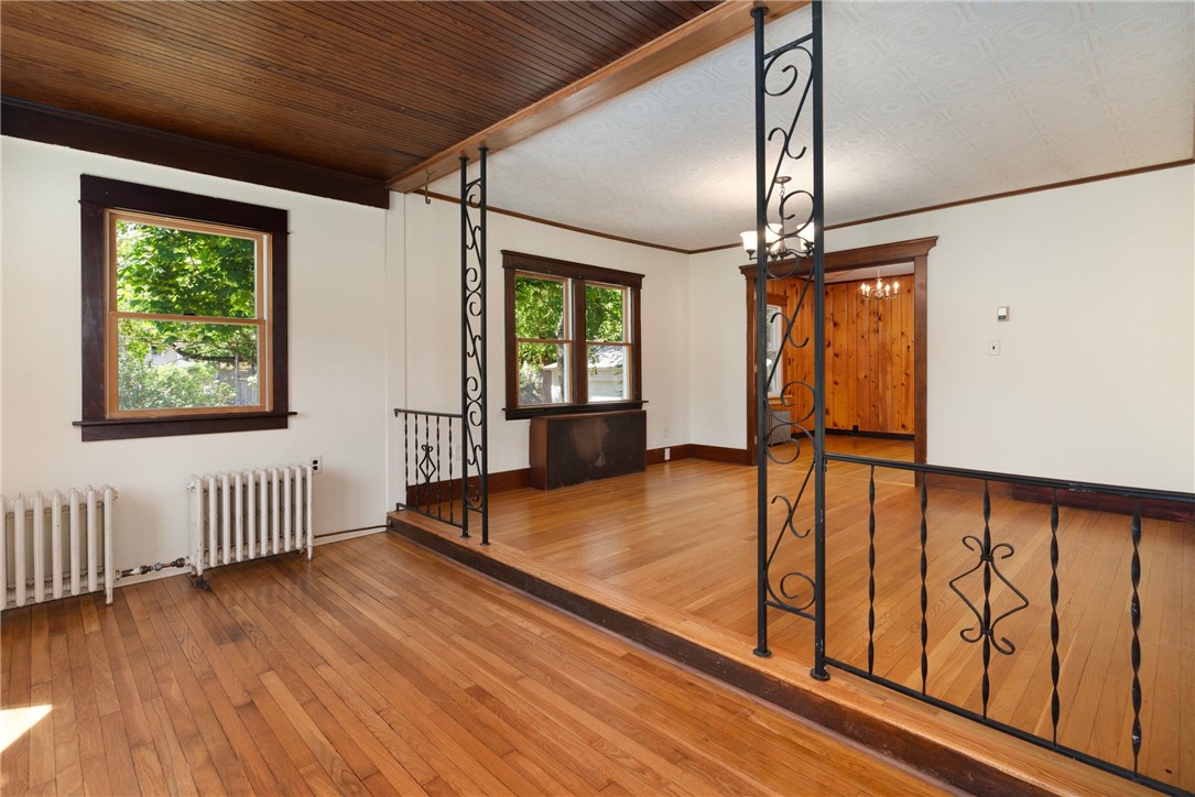 17 Spring Avenue Barrington, RI 02806 - Photo 4 of 38