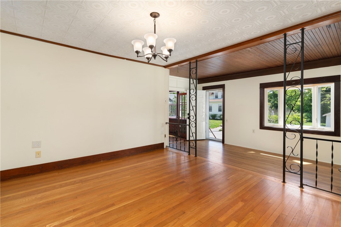 17 Spring Avenue Barrington, RI 02806 - Photo 7 of 38