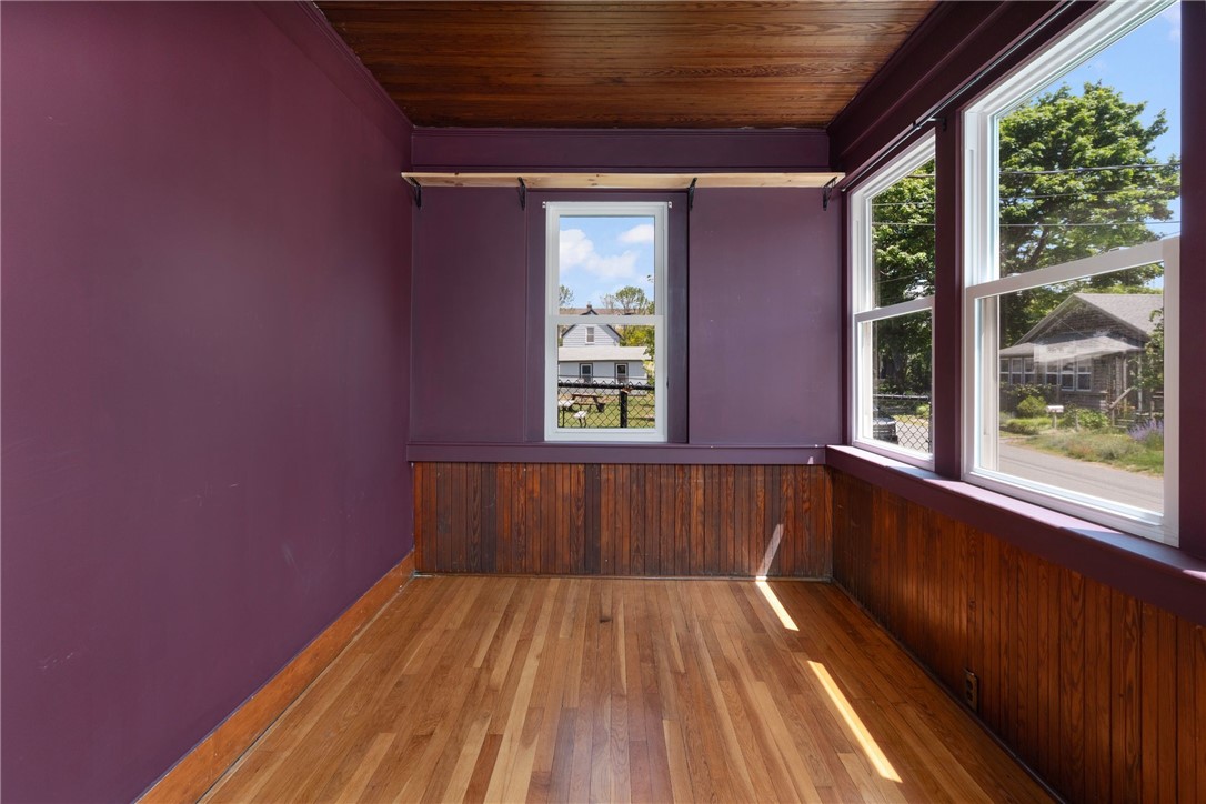 17 Spring Avenue Barrington, RI 02806 - Photo 10 of 38