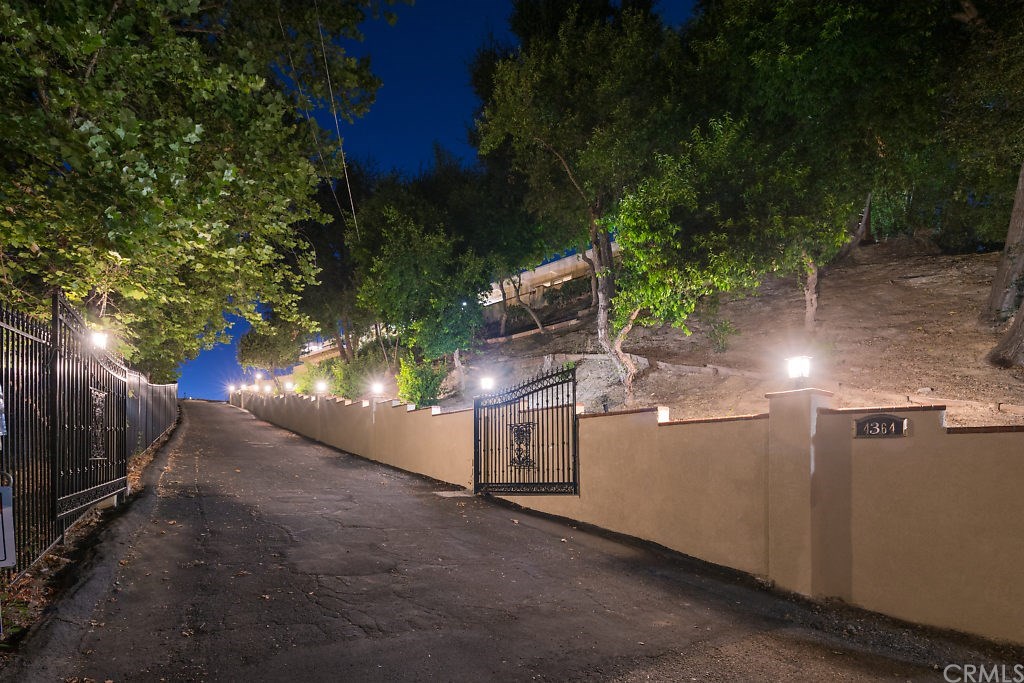 4364 Crown Ranch Road Corona, CA 92881 - Photo 3 of 47