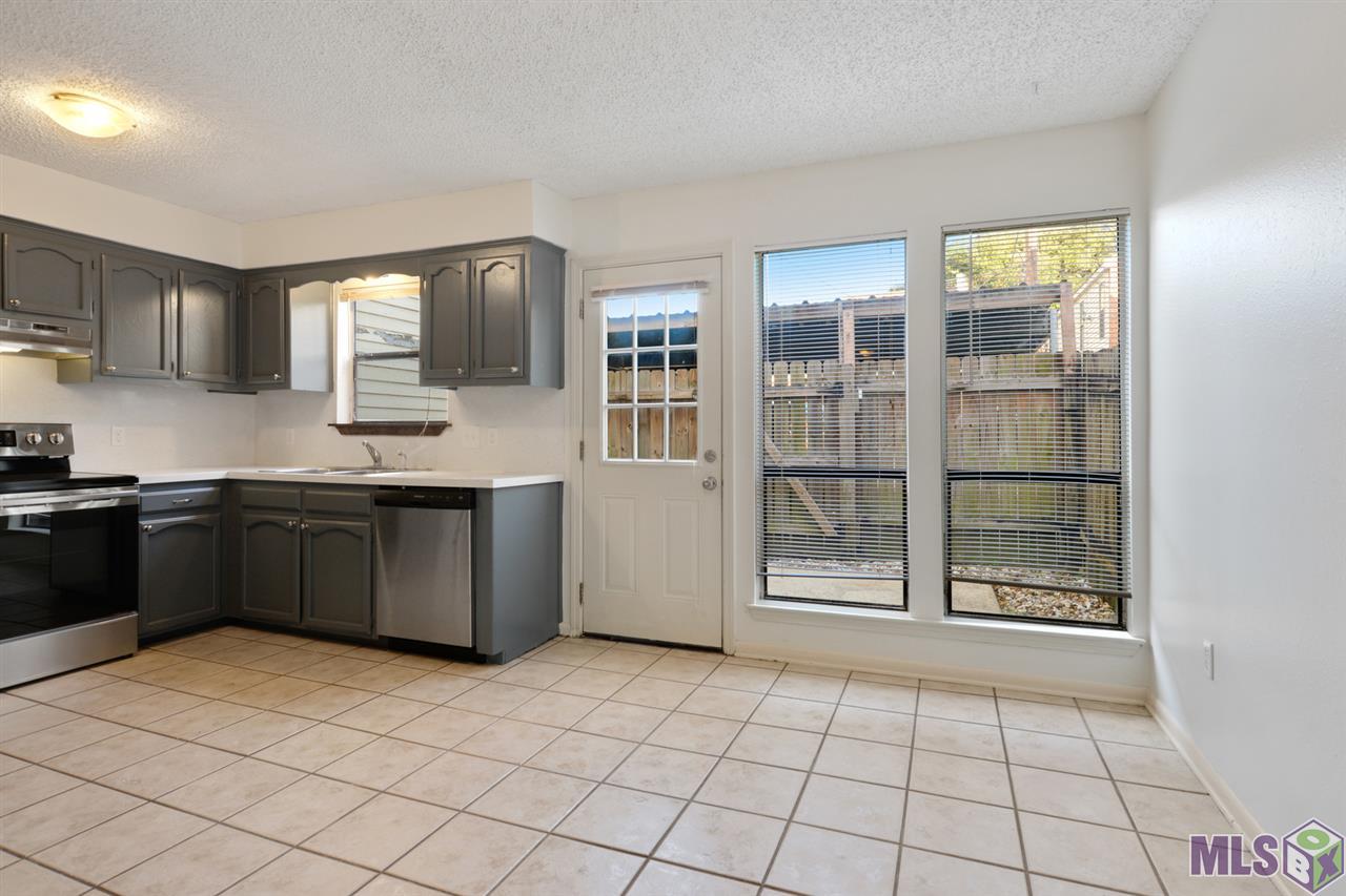 12831 Country Ridge Avenue Baton Rouge, LA 70816 - Photo 4 of 15