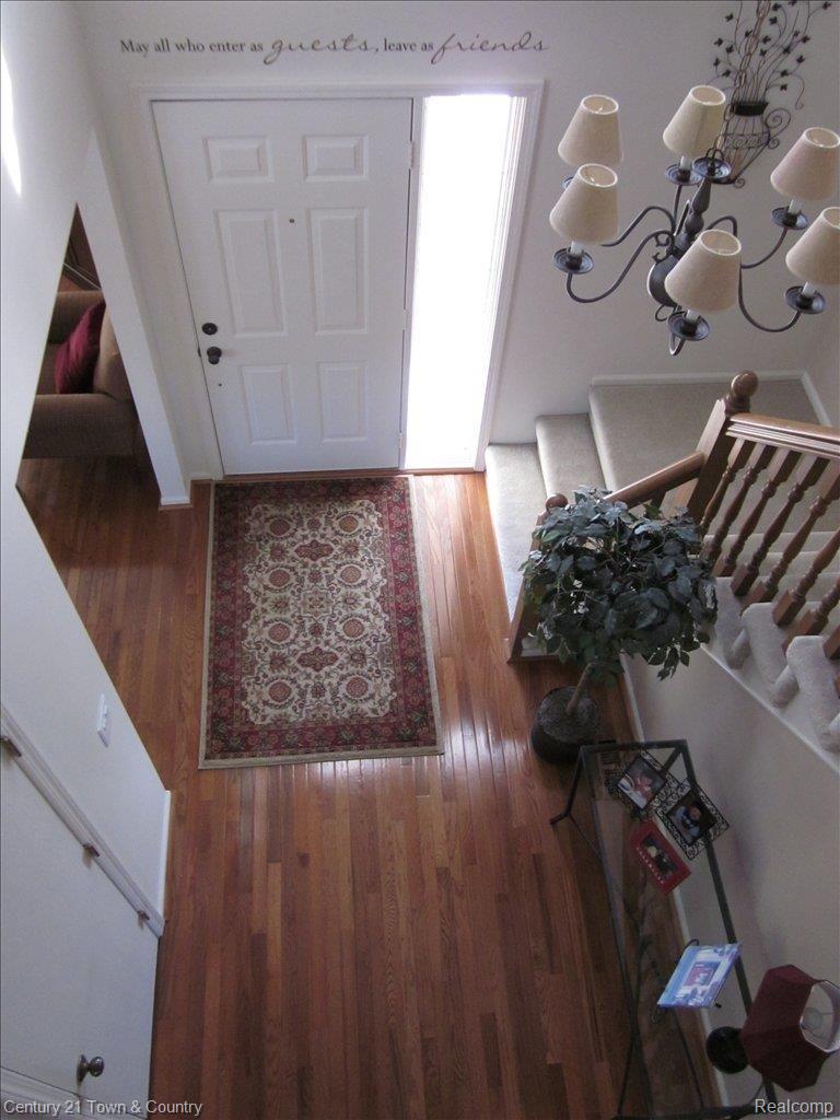1630 Crestline Court Rochester, MI 48307 - Photo 2 of 21 Foyer