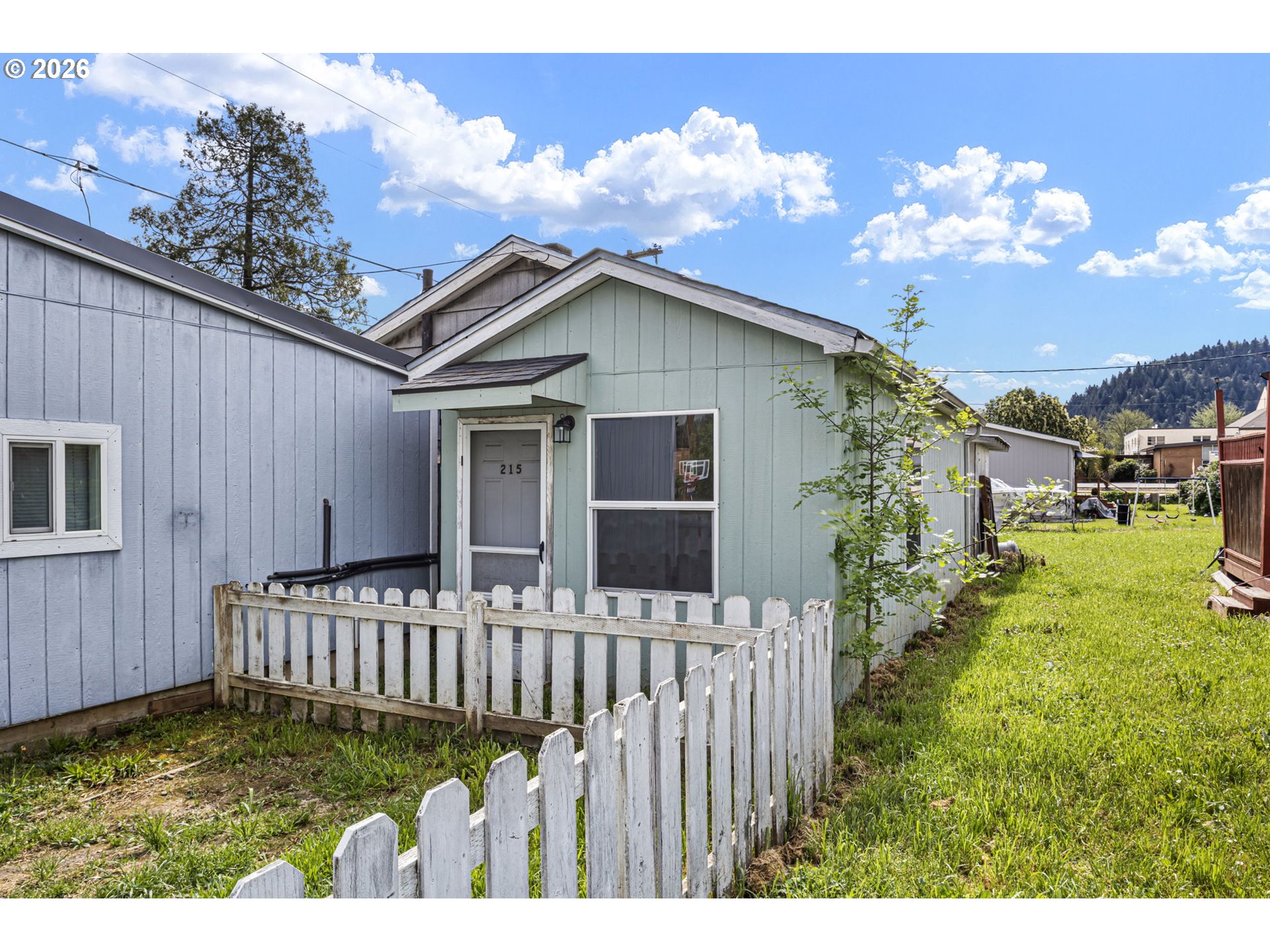 215 2nd Avenue Riddle, OR 97469 - Photo 4 of 46