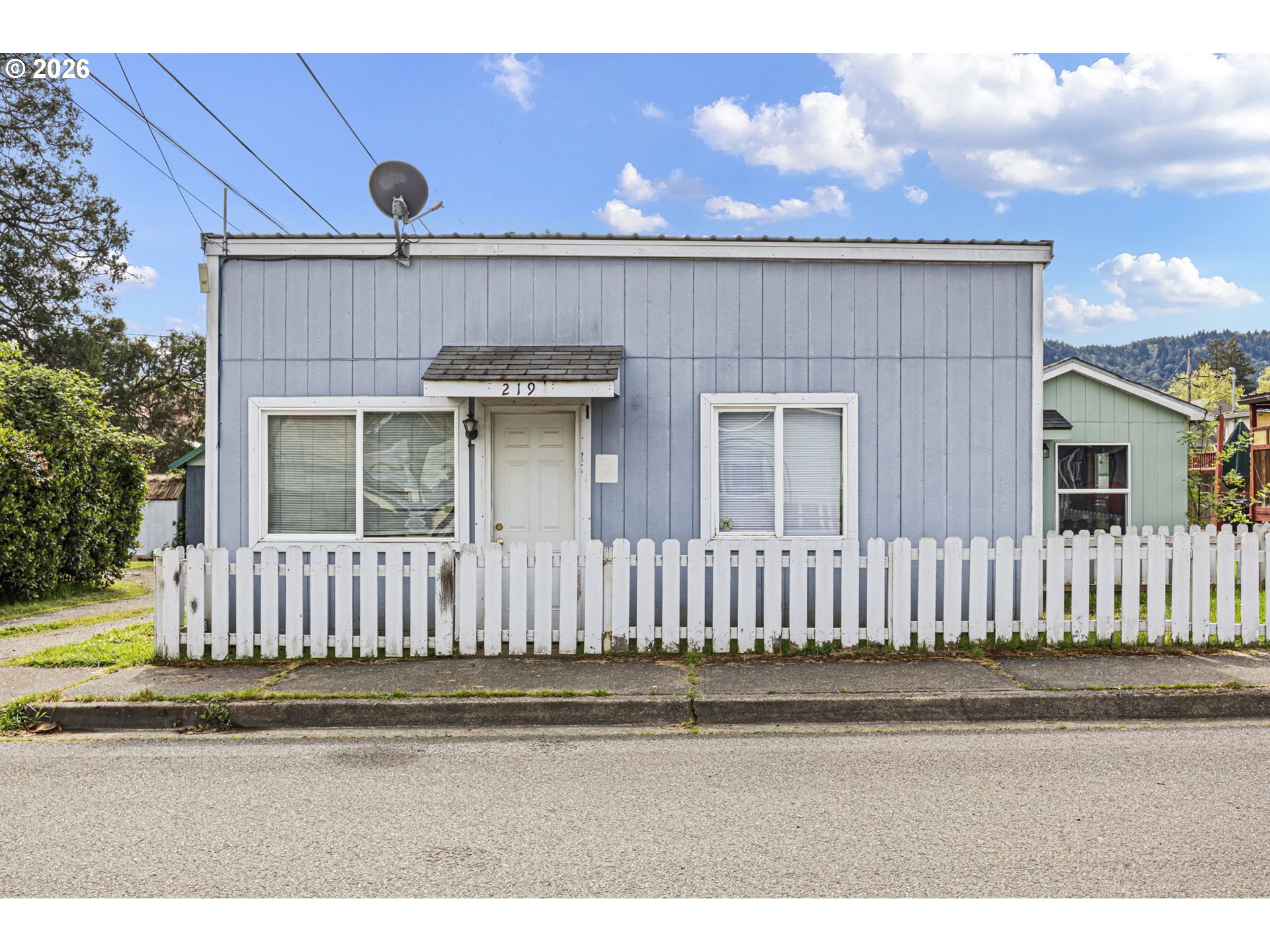 215 2nd Avenue Riddle, OR 97469 - Photo 6 of 46