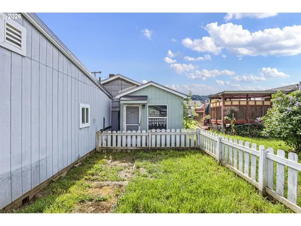 $215,000 | 215 2nd Avenue, Riddle, OR 97469
