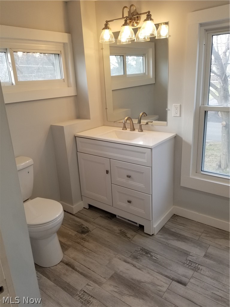 4595 South Hametown Road Barberton, OH 44203 - Photo 16 of 27 Bathroom