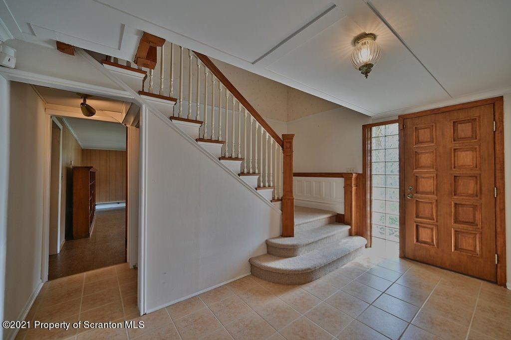 121 Newton Road Scranton, PA 18504 - Photo 4 of 59 Gallery Image 4