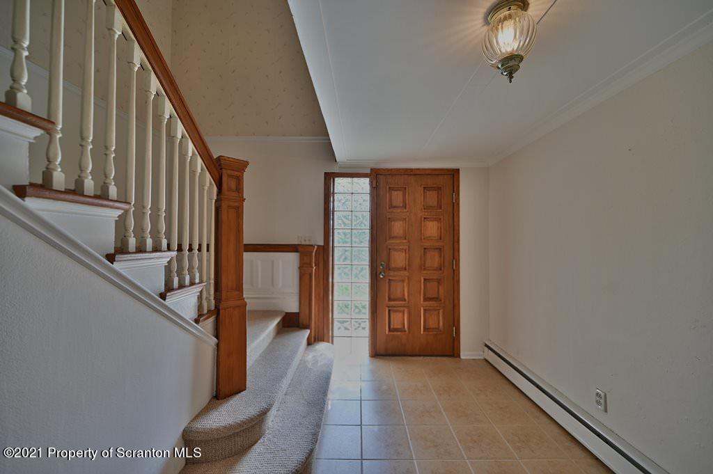 121 Newton Road Scranton, PA 18504 - Photo 5 of 59 Gallery Image 5