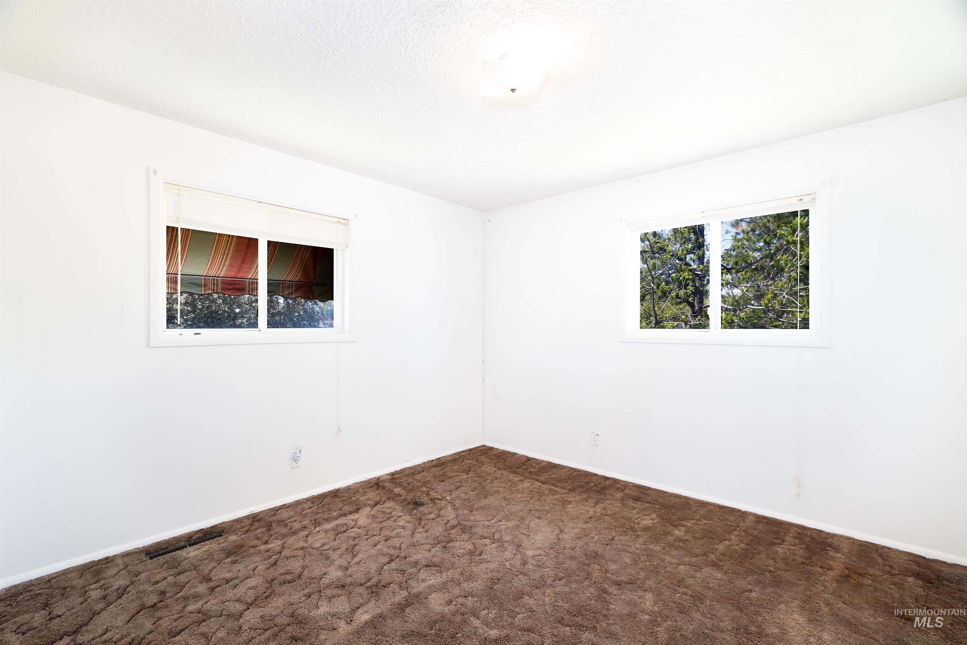 1811 North Maple Grove Road Boise, ID 83704 - Photo 14 of 33