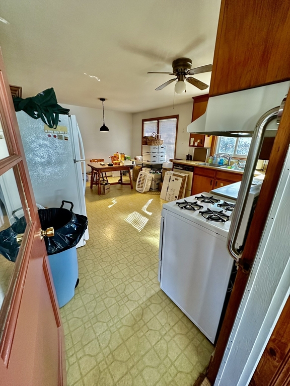 18 Cabot Road Lawrence, MA 01843 - Photo 11 of 40