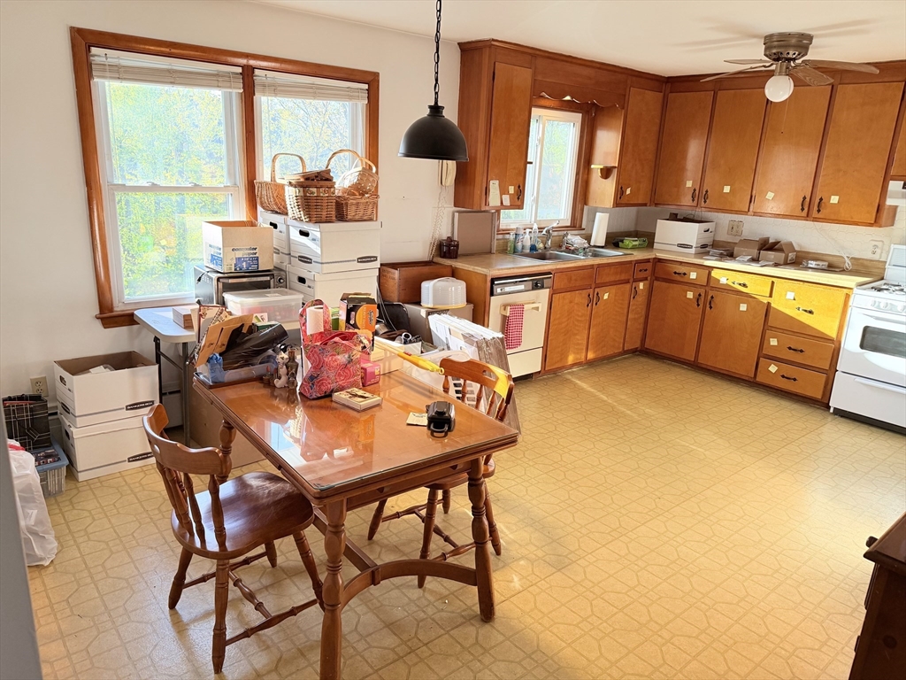 18 Cabot Road Lawrence, MA 01843 - Photo 13 of 40