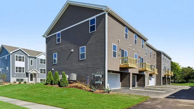 $317,990 | 863 Briar Gln Court, Hampshire, IL 60140