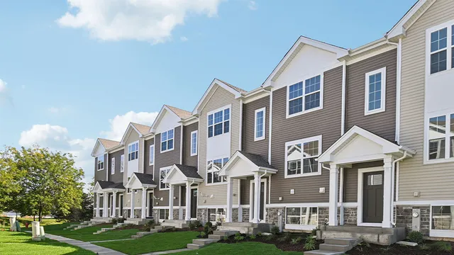 $317,990 | 863 Briar Gln Court, Hampshire, IL 60140