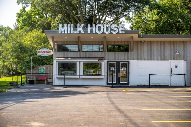 $317,990 | 863 Briar Gln Court, Hampshire, IL 60140