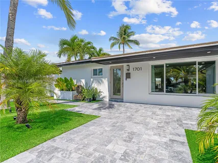 $1,150,000 | 1701 Southwest 3rd Avenue, Pompano Beach, FL 33060