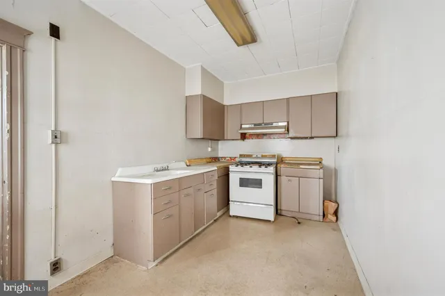 $229,000 | 4085 West Ford Road, Philadelphia, PA 19131