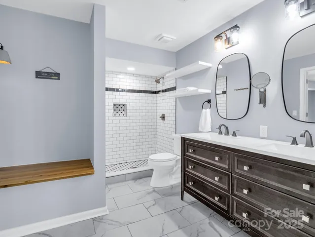 $600,000 | 198 Sugarbush Point, Lake Lure, NC 28746