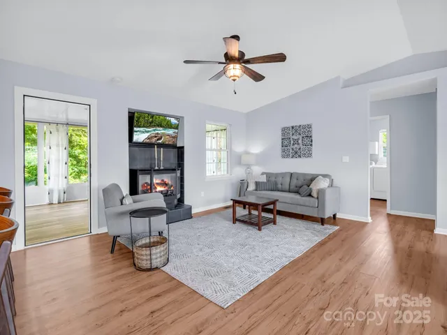 $600,000 | 198 Sugarbush Point, Lake Lure, NC 28746