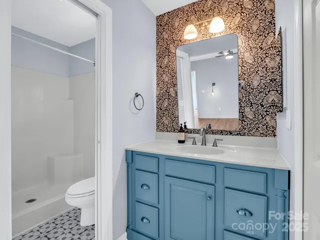 $600,000 | 198 Sugarbush Point, Lake Lure, NC 28746