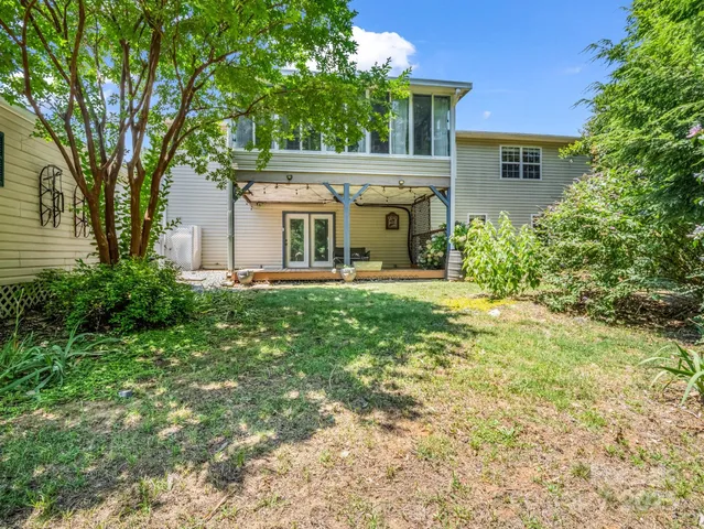 $600,000 | 198 Sugarbush Point, Lake Lure, NC 28746