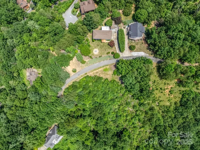 $600,000 | 198 Sugarbush Point, Lake Lure, NC 28746