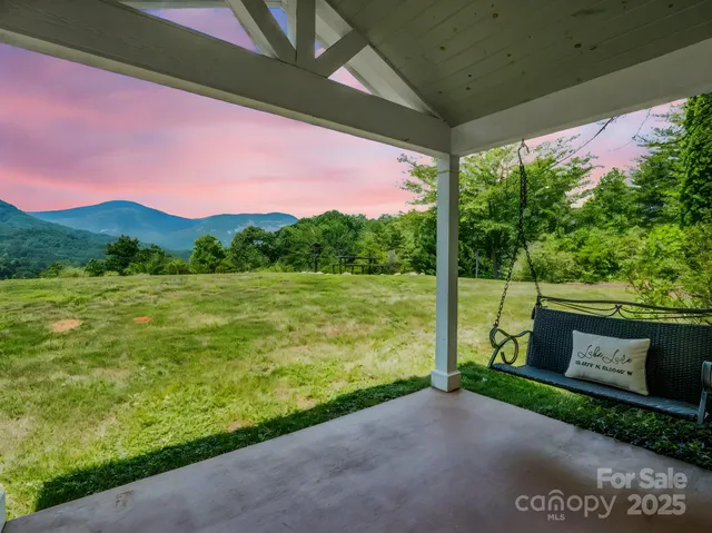 $600,000 | 198 Sugarbush Point, Lake Lure, NC 28746