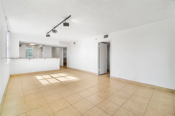 $2,100 | 8302 Northwest 24th Street, Unit 8302, Coral Springs, FL 33065