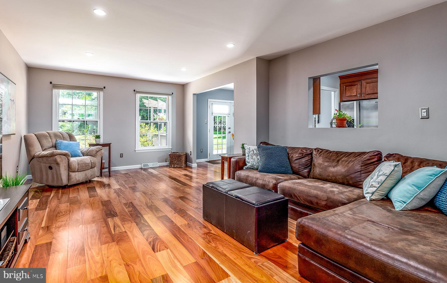 11607 Vale Road Oakton, VA 22124 - Photo 2 of 24 Gallery Image 2