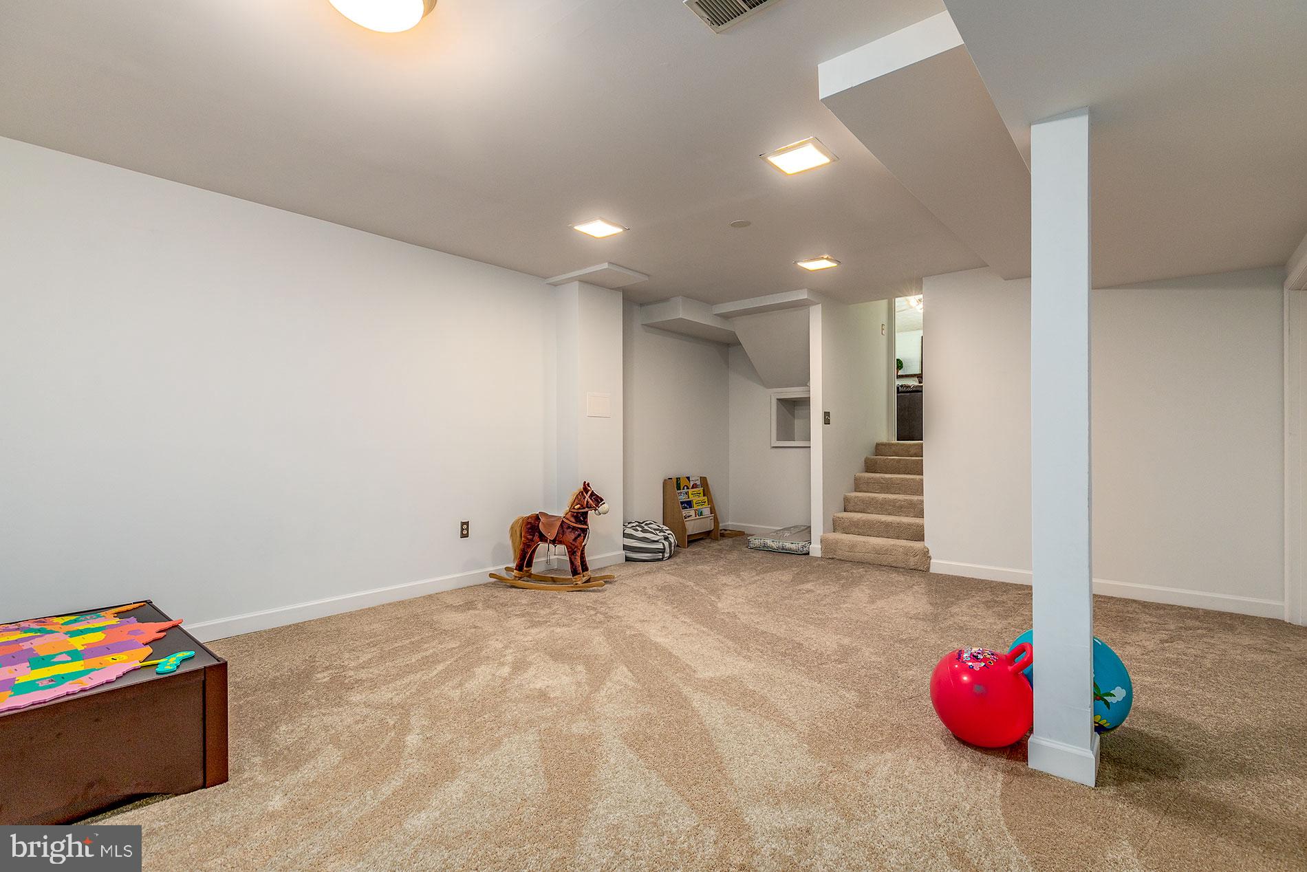11607 Vale Road Oakton, VA 22124 - Photo 12 of 24 Gallery Image 12