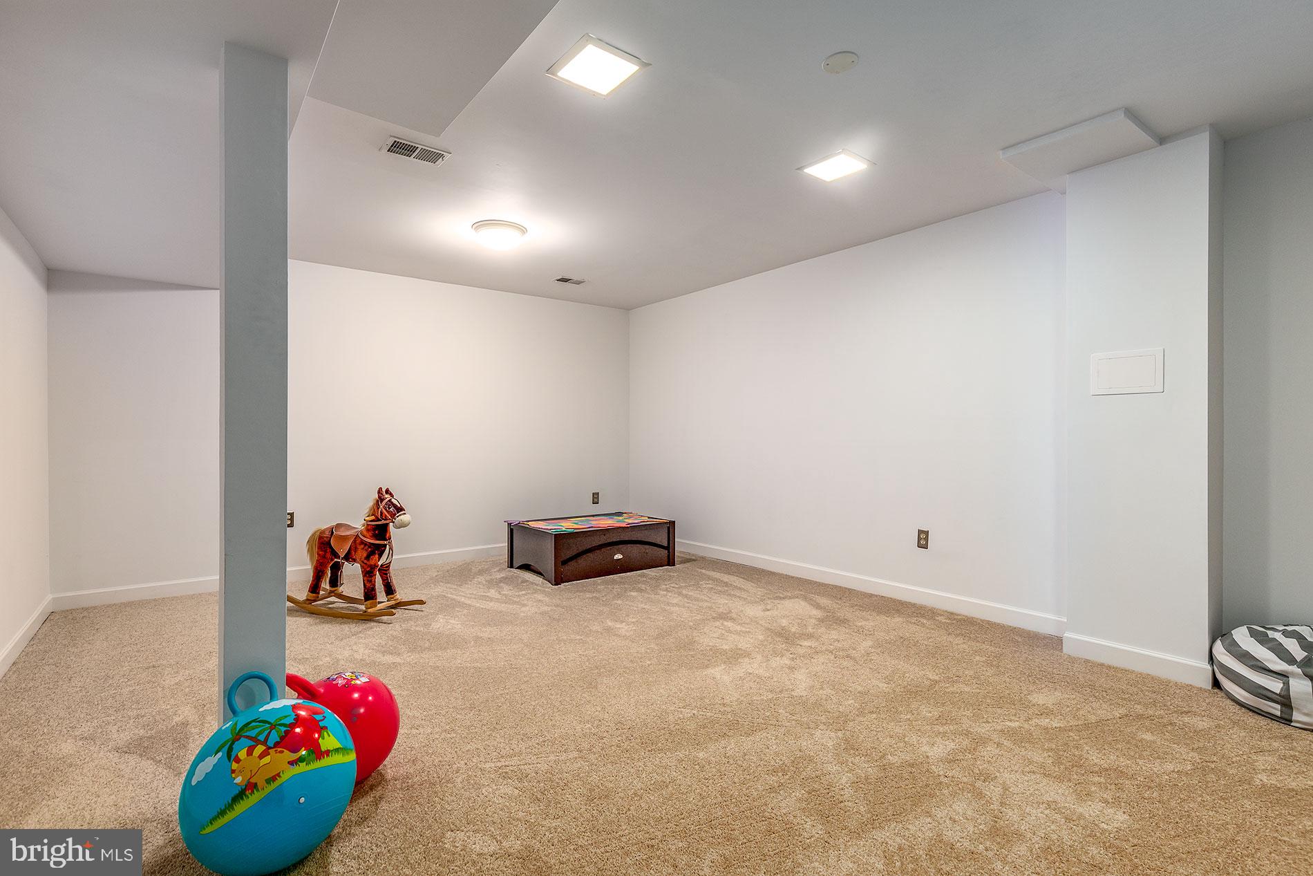 11607 Vale Road Oakton, VA 22124 - Photo 13 of 24 Gallery Image 13