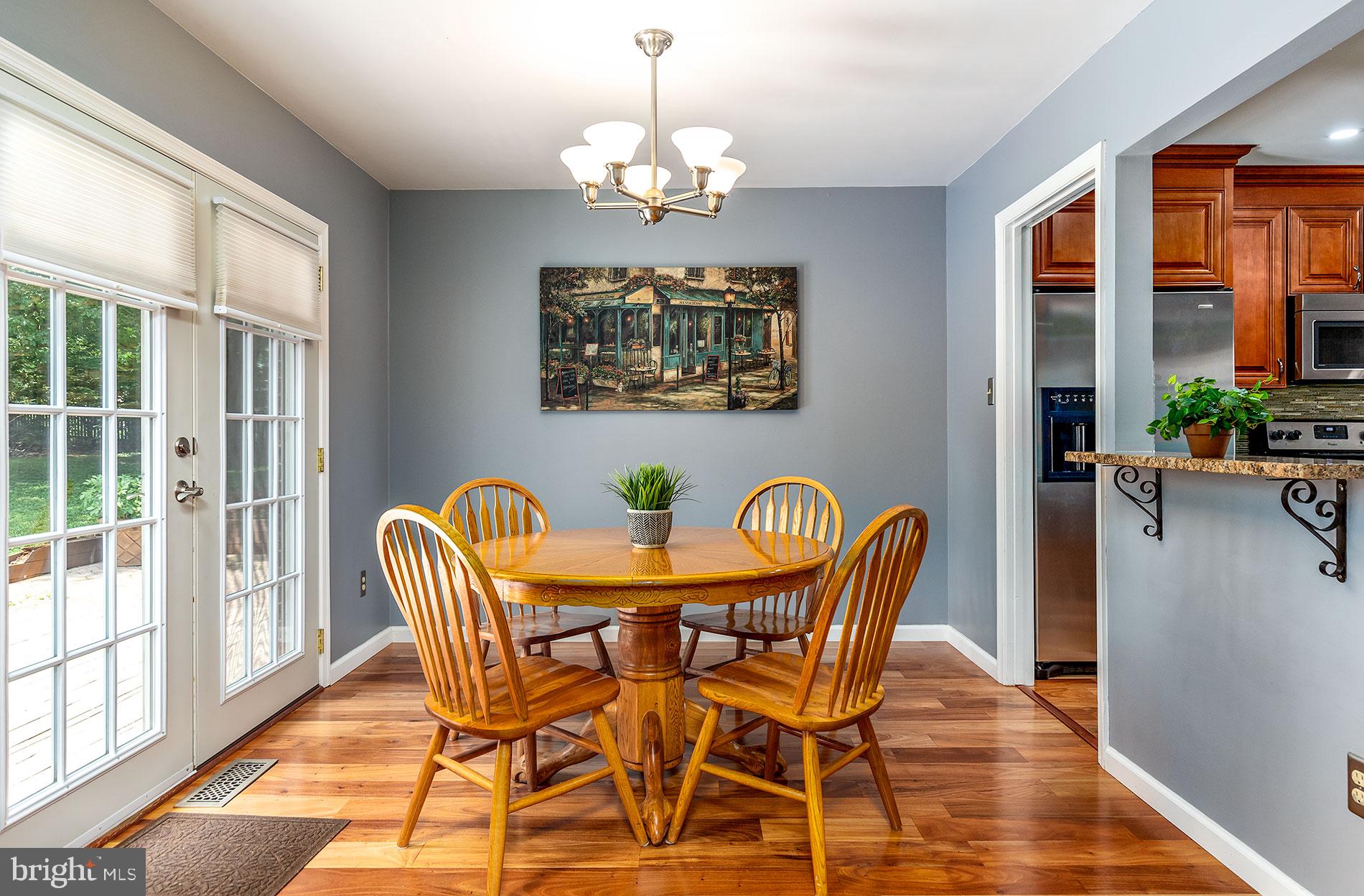 11607 Vale Road Oakton, VA 22124 - Photo 8 of 24 Gallery Image 8