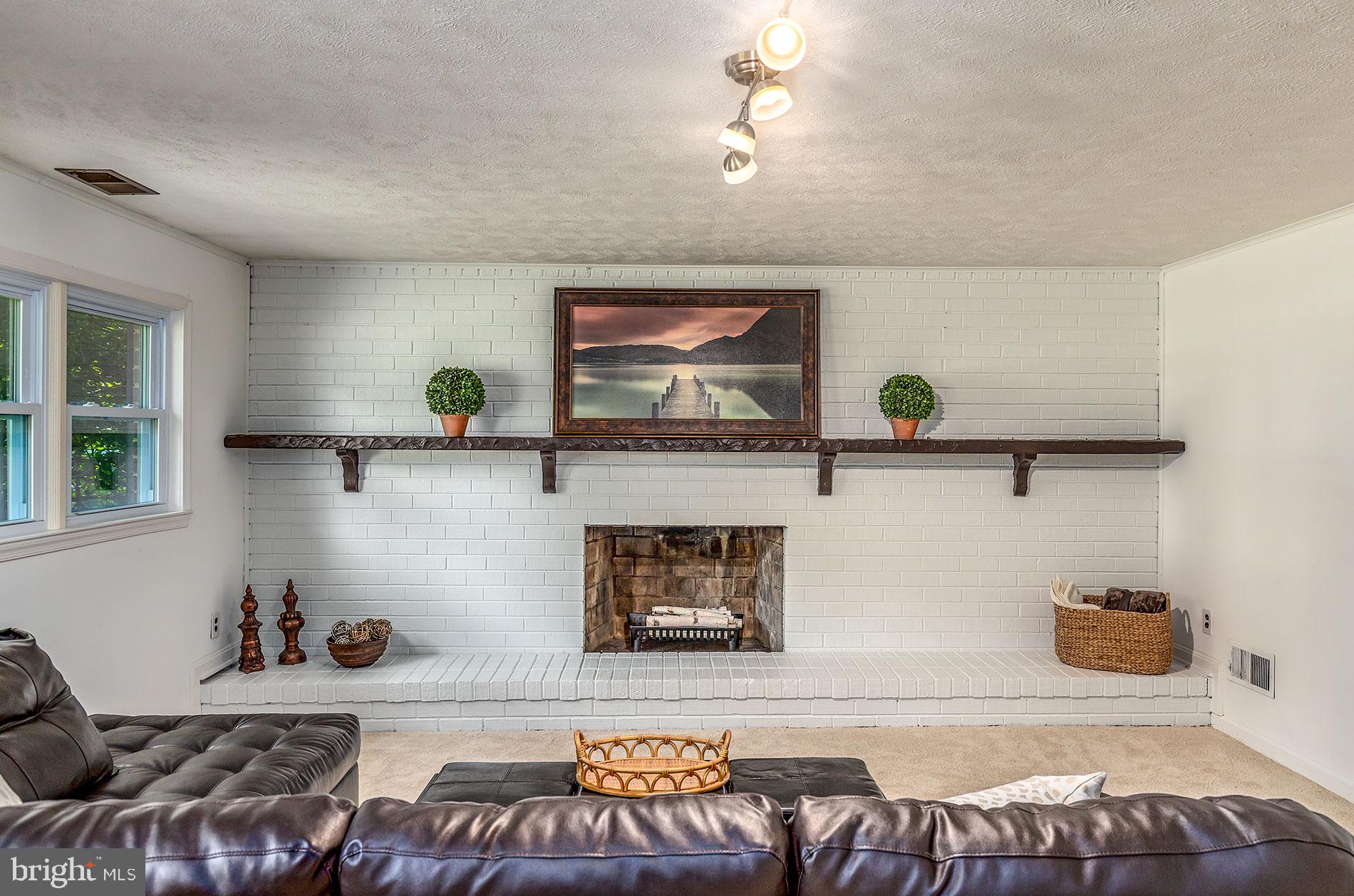 11607 Vale Road Oakton, VA 22124 - Photo 10 of 24 Gallery Image 10