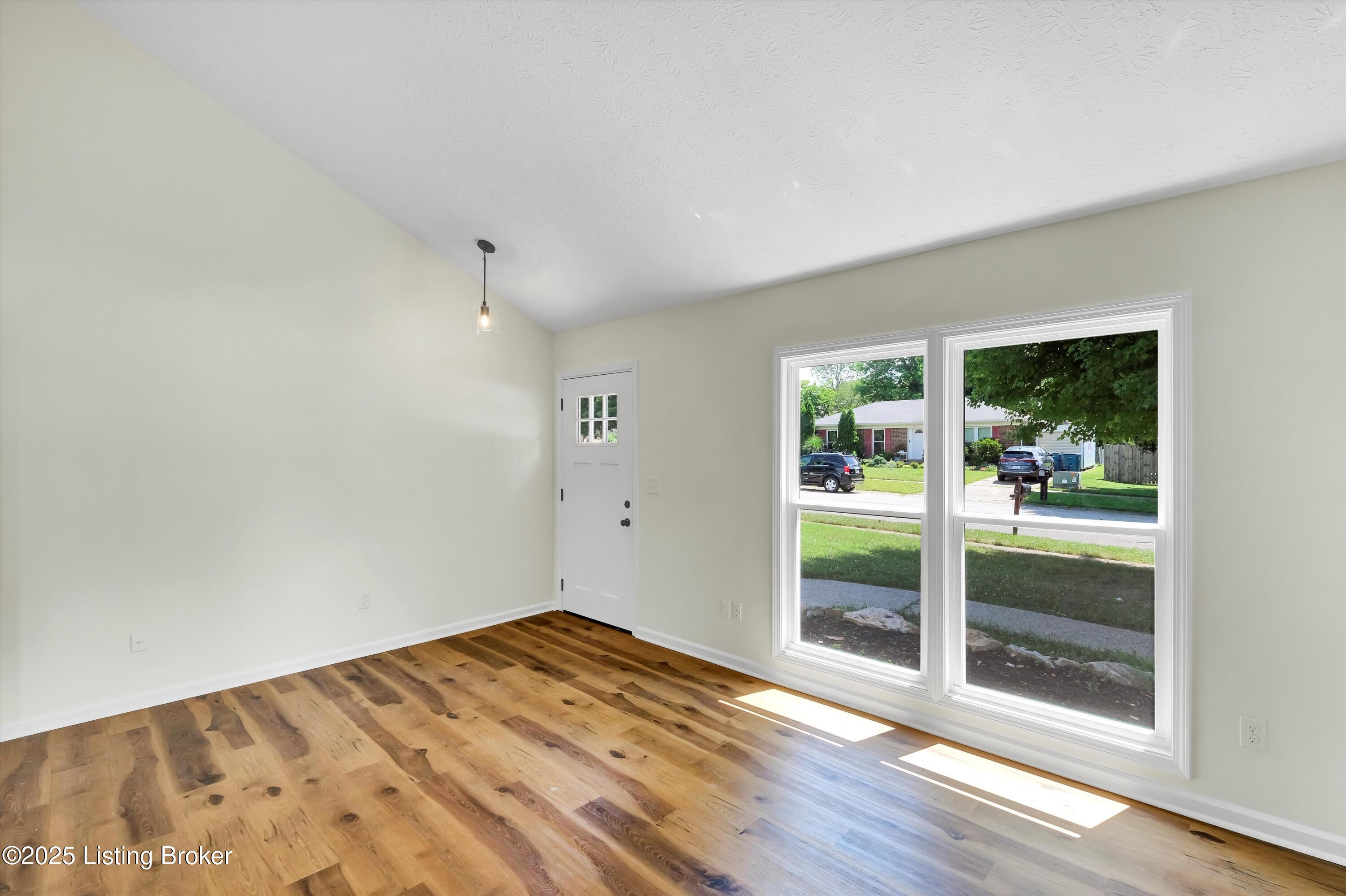 6012 Hurstview Road Louisville, KY 40291 - Photo 9 of 39 08-6012 Hurstview Rd