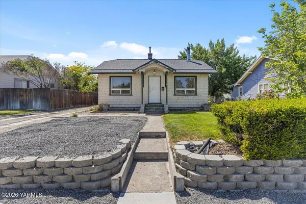 $250,000 | 212 North 3rd Street, Selah, WA 98942
