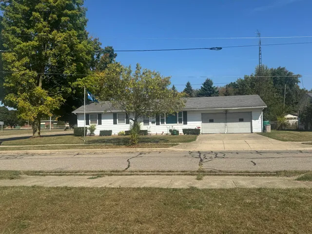 $239,500 | 815 Swartz Street, Three Rivers, MI 49093