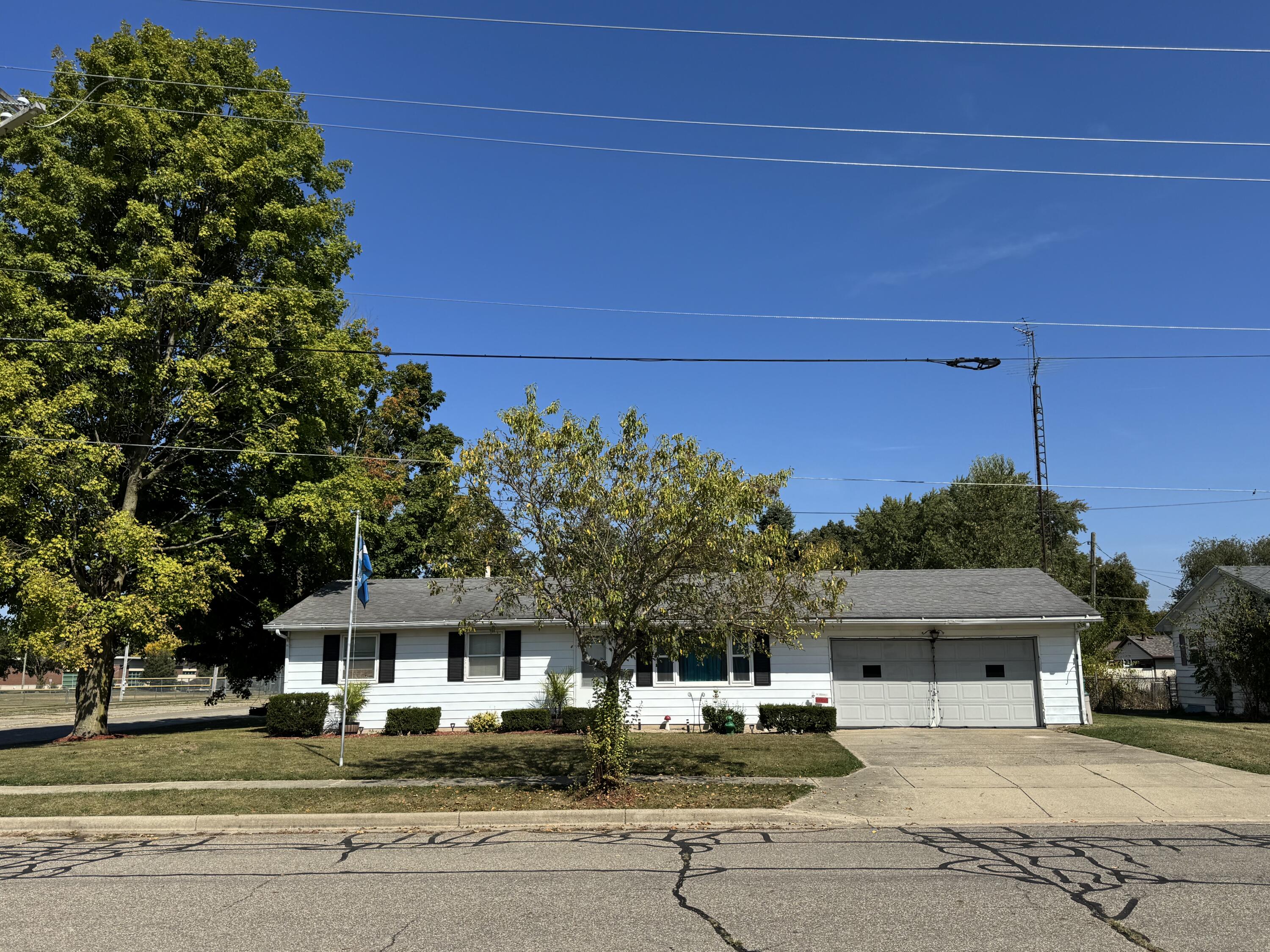 815 Swartz Street Three Rivers, MI 49093 - Photo 2 of 17 IMG_6608