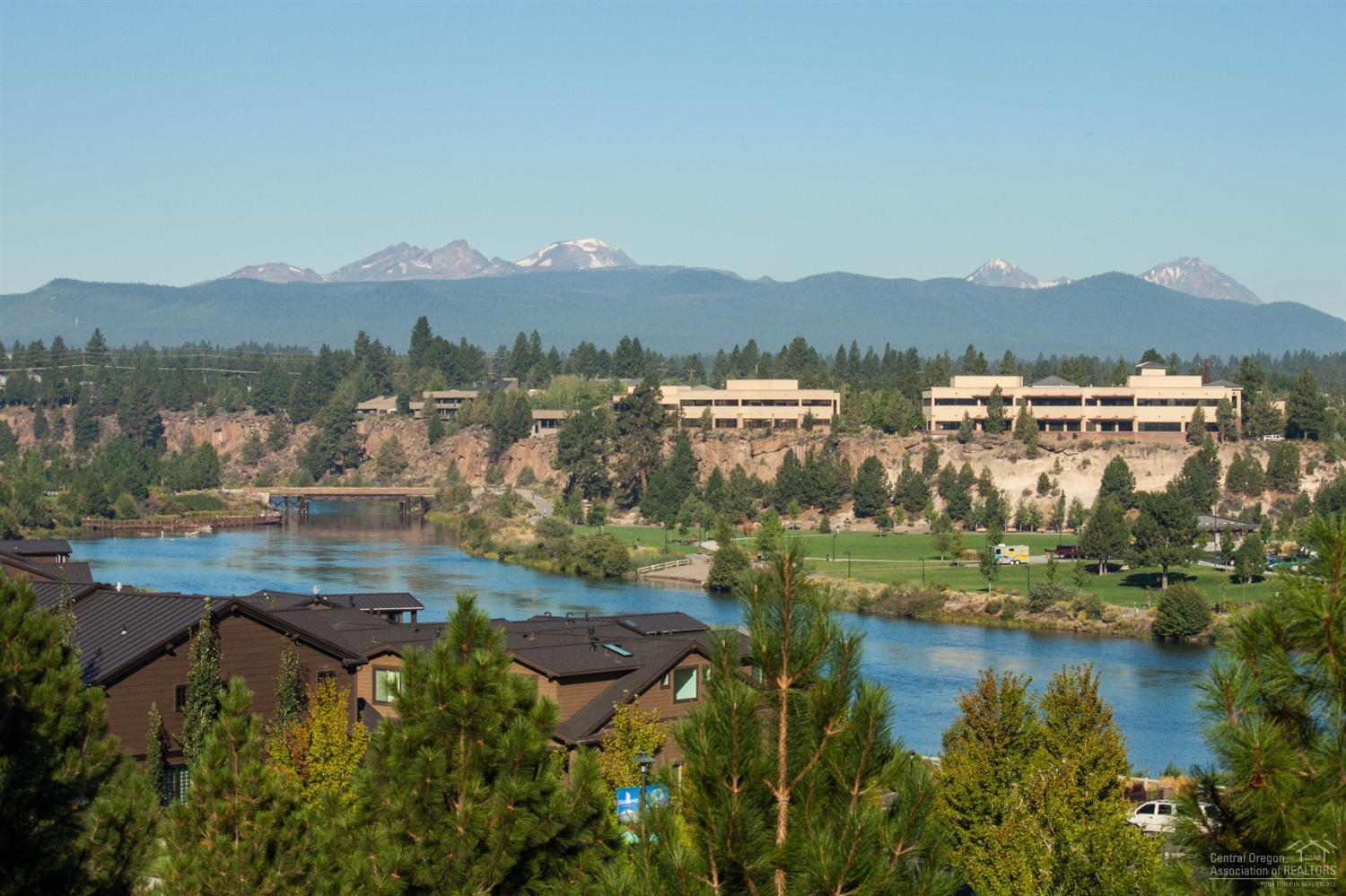 945 Southwest Vantage Point Way Bend, OR 97702 - Photo 2 of 25 Additional Photo