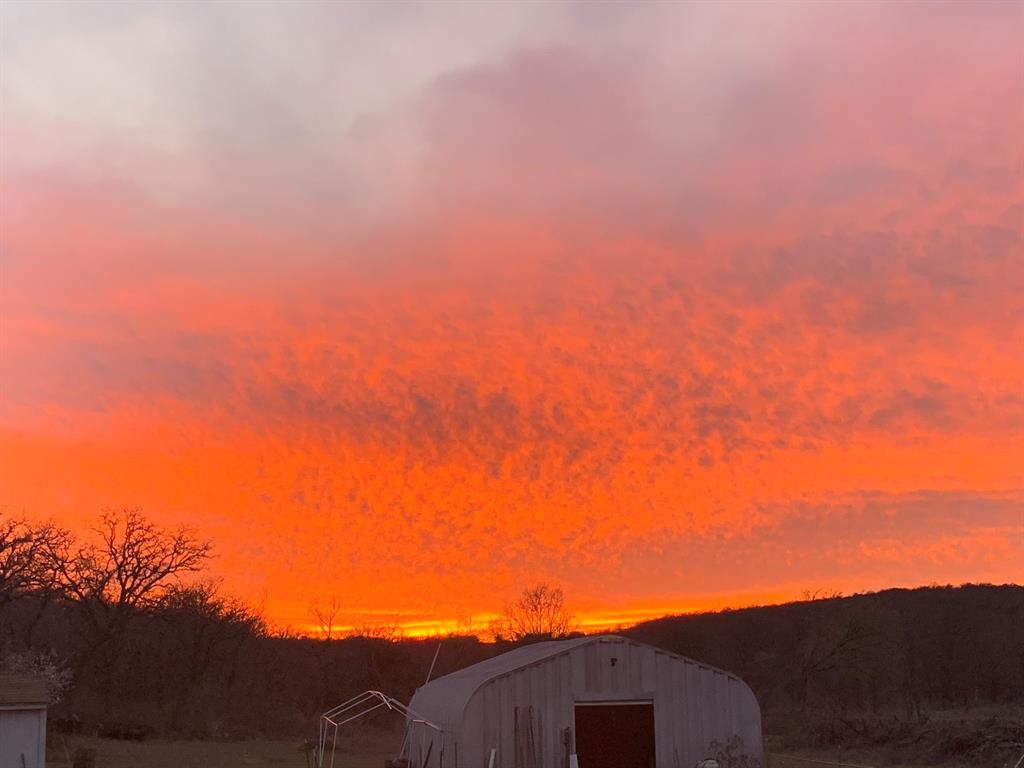 8381 Salt Creek Road Jacksboro, TX 76458 - Photo 2 of 37 a view of a sky