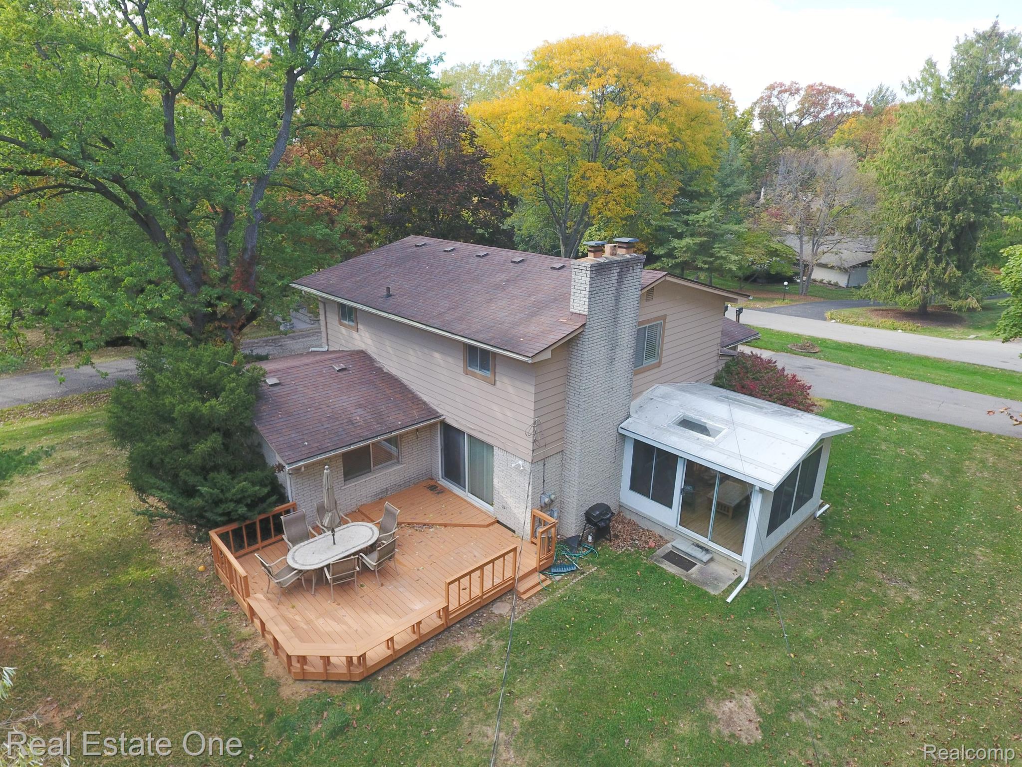 4153 Stoddard Road West Bloomfield, MI 48323 - Photo 10 of 46 Gallery Image 10