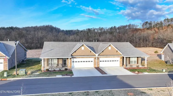 $474,900 | 712 Snowflower Circle, Pigeon Forge, TN 37863