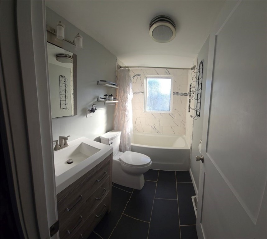 18 Parade Road Warwick, RI 02886 - Photo 8 of 14 Gallery Image 8