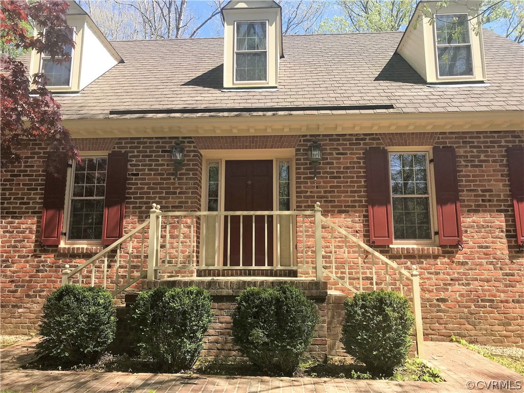 11731 Chalkley Road Chester, VA 23831 - Photo 3 of 36 Dual stairs to front door.