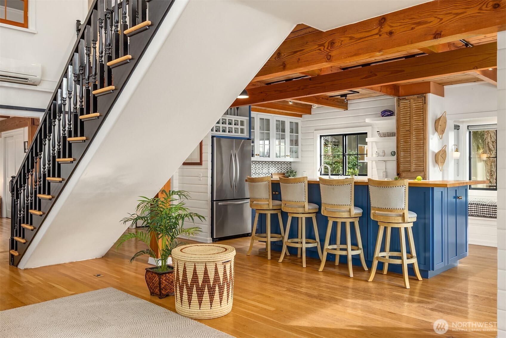 15451 Harvey Road Northeast Bainbridge Island, WA 98110 - Photo 10 of 40