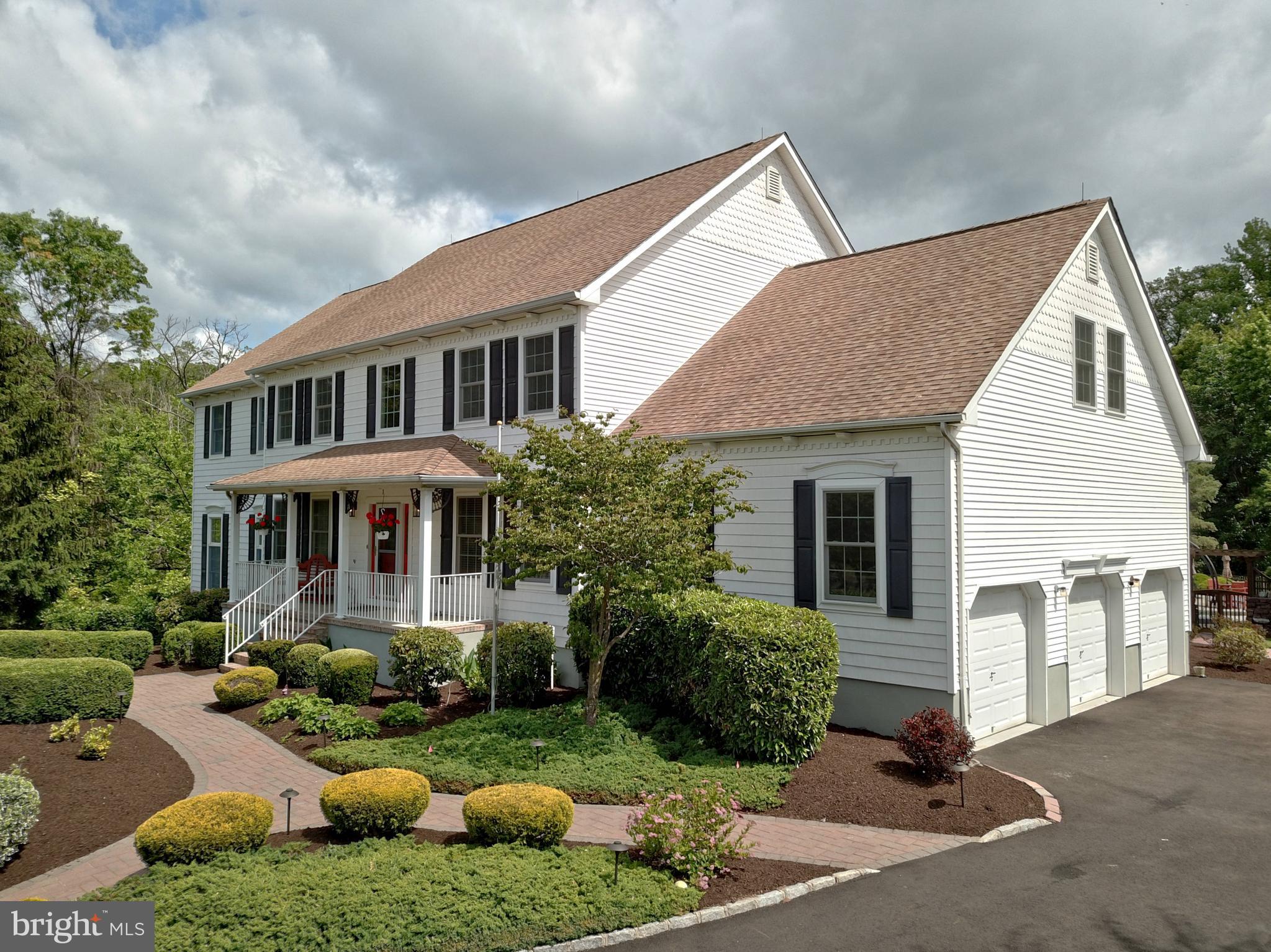 4 Chambers Farm Road Robbinsville, NJ 08691 - Photo 3 of 90 Gallery Image 3