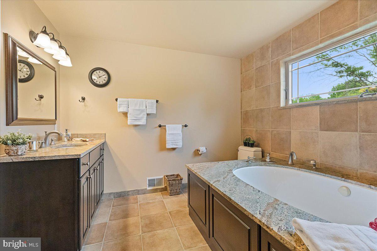 4 Chambers Farm Road Robbinsville, NJ 08691 - Photo 43 of 90 Gallery Image 43
