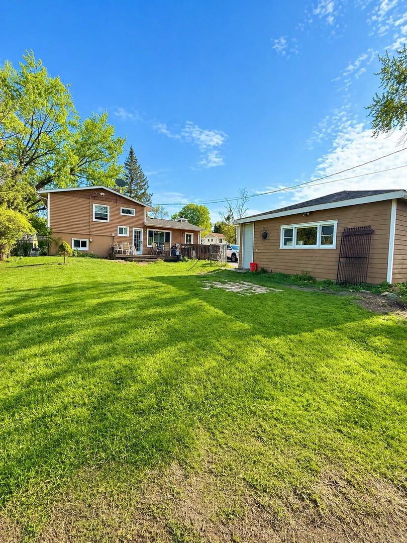 3206 Hunter Path McHenry, IL 60050 - Photo 13 of 13 a house view with a garden space