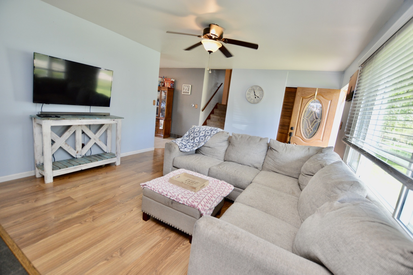 3206 Hunter Path McHenry, IL 60050 - Photo 3 of 13 a living room with furniture and a flat screen tv