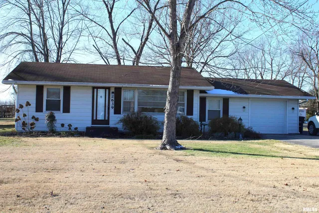 $124,000 | 2639 South Broadway, Salem, IL 62881