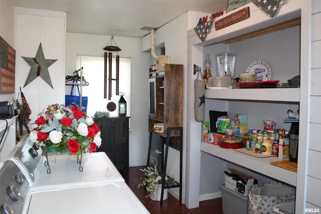 $124,000 | 2639 South Broadway, Salem, IL 62881